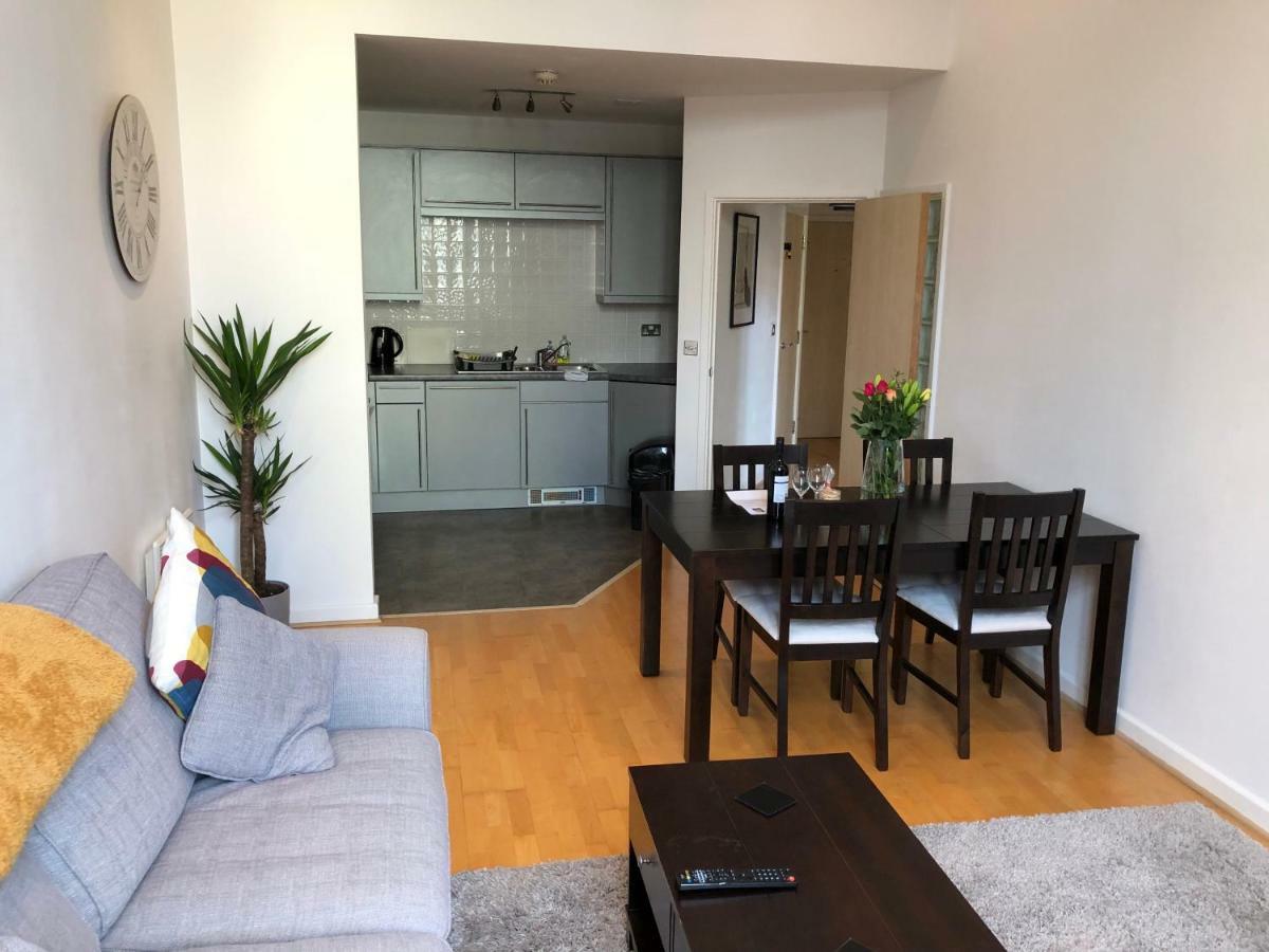 Stylish City Centre Apartment Кардиф Екстериор снимка