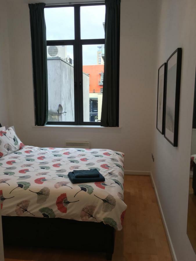 Stylish City Centre Apartment Кардиф Екстериор снимка