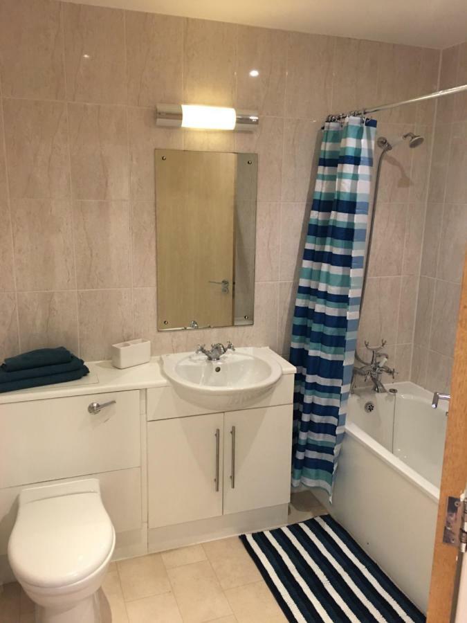 Stylish City Centre Apartment Кардиф Екстериор снимка